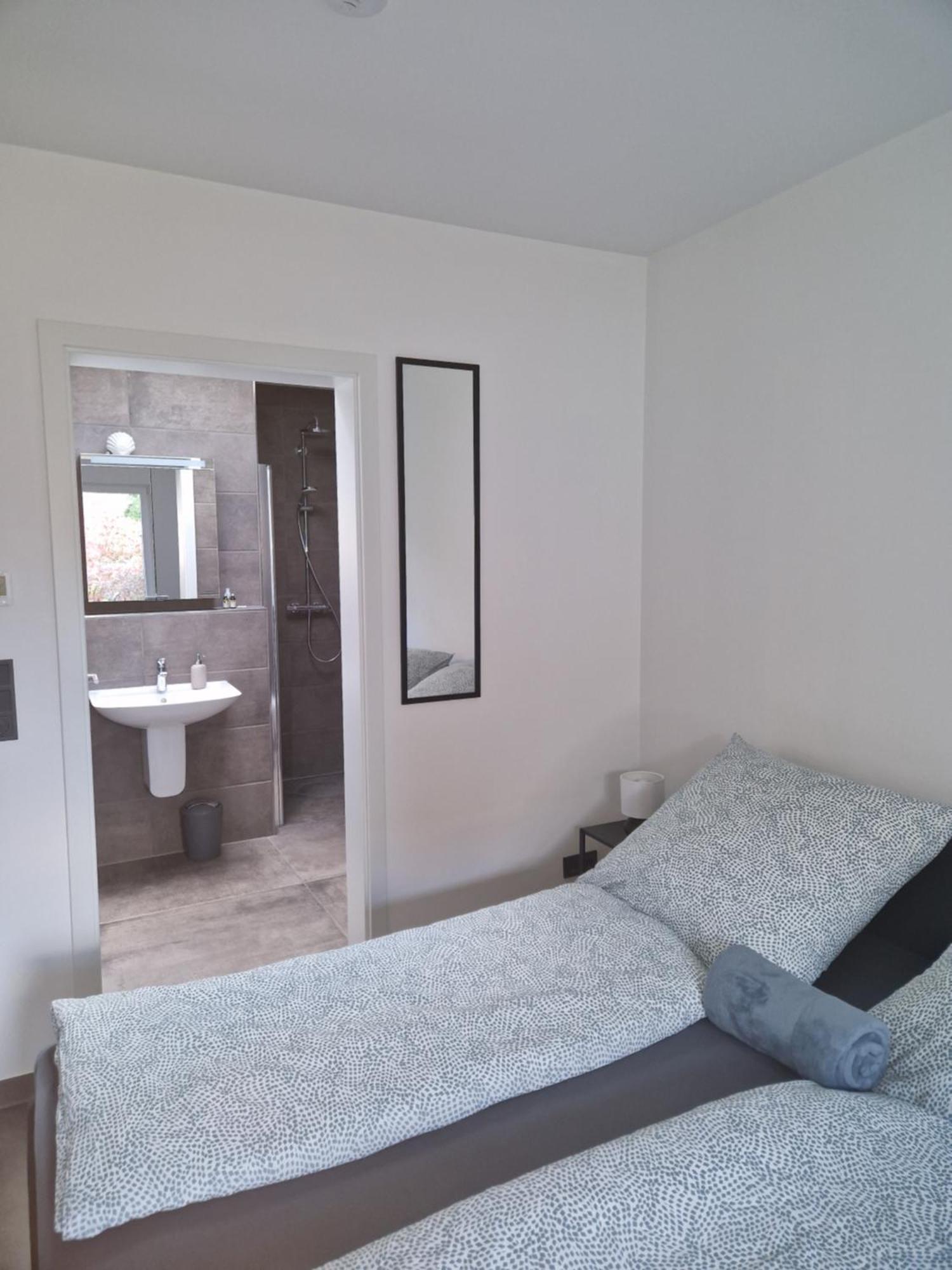 Central Comfort Modernes Studio Aschaffenburg Luaran gambar